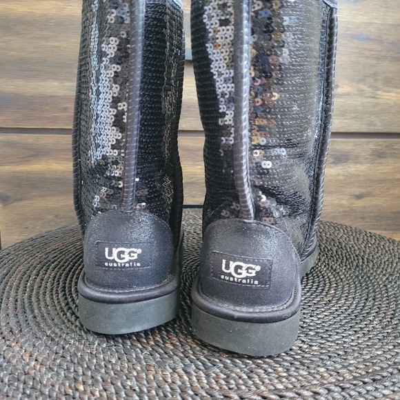 UGG Boots - Picture 4 of 7